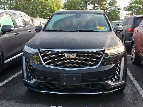 Used 2023 Cadillac XT6 Premium Luxury w/ Technology Package AWD/4WD image 3