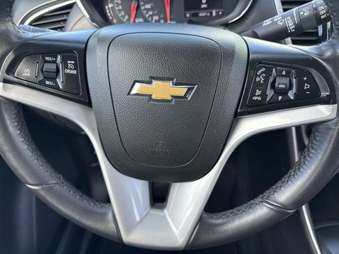 Used 2019 Chevrolet Trax LT w/ LT Convenience Package image 27