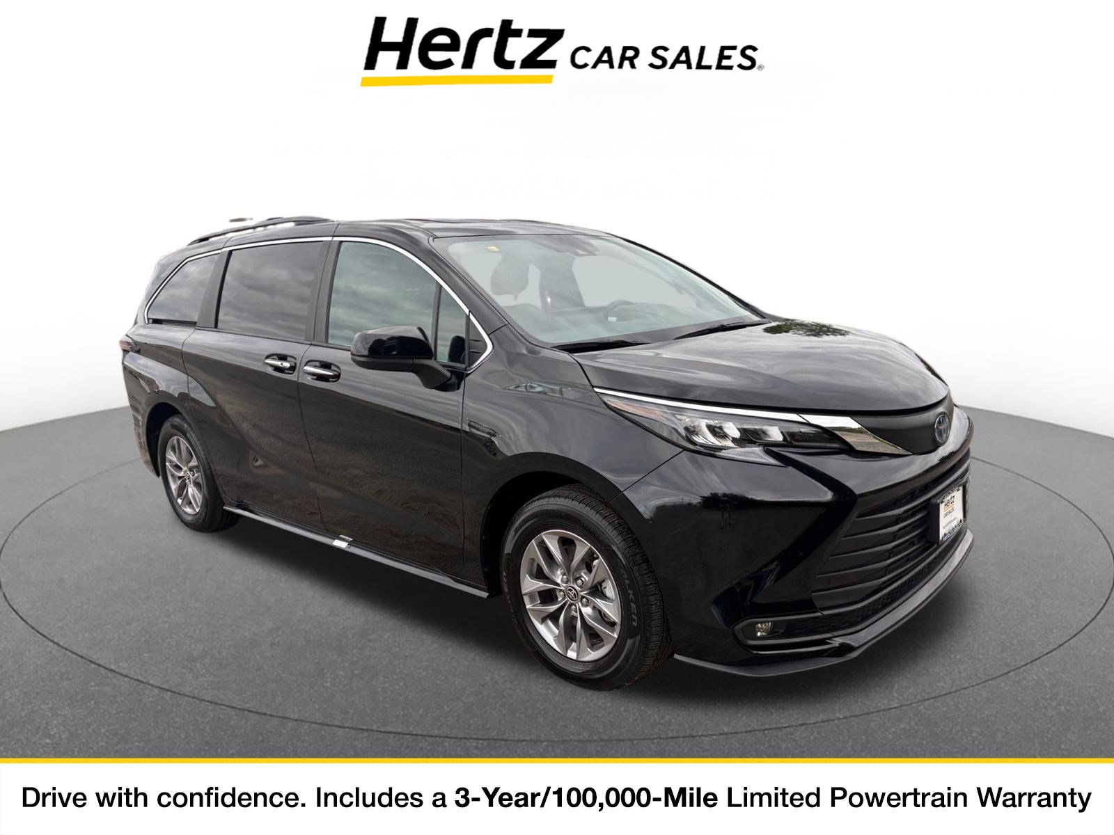 Used 2025 Toyota Sienna XLE FWD image 1
