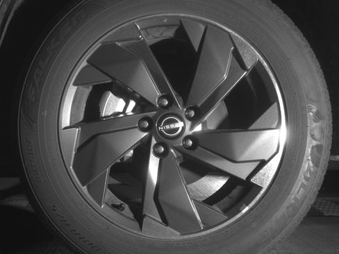 Used 2025 Nissan Rogue SV image 12