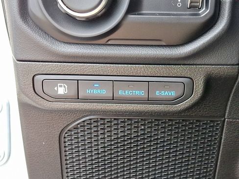 Used 2024 Jeep Wrangler Unlimited Rubicon 4xe AWD/4WD image 19