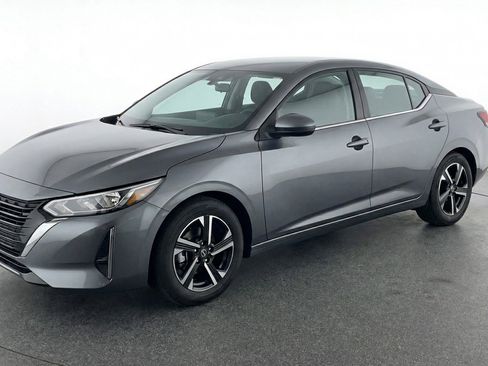 Used 2025 Nissan Sentra SV image 3