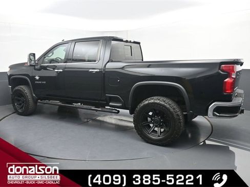 Used 2020 Chevrolet Silverado 2500 LTZ w/ LTZ Premium Package image 4