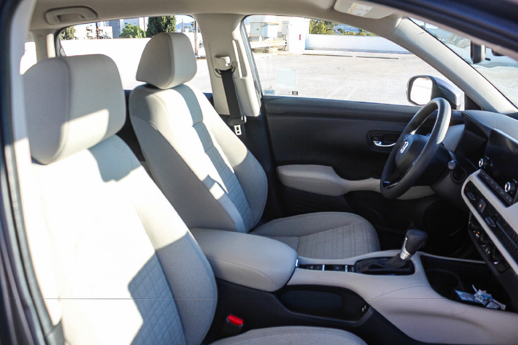Certified 2025 Honda HR-V LX image 17