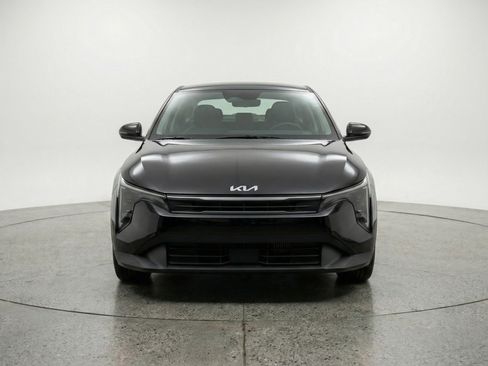 Used 2025 Kia K4 FWD image 2