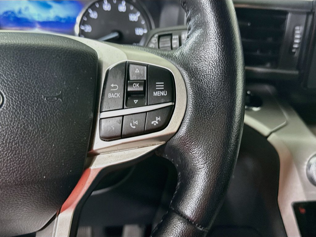 Used 2022 Ford Explorer XLT w/ Equipment Group 202A AWD/4WD image 22