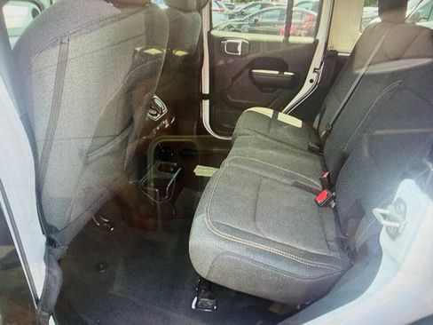 Used 2024 Jeep Wrangler Unlimited Sport AWD/4WD image 9