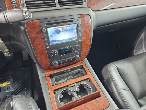 Used 2012 Chevrolet Avalanche LTZ image 29