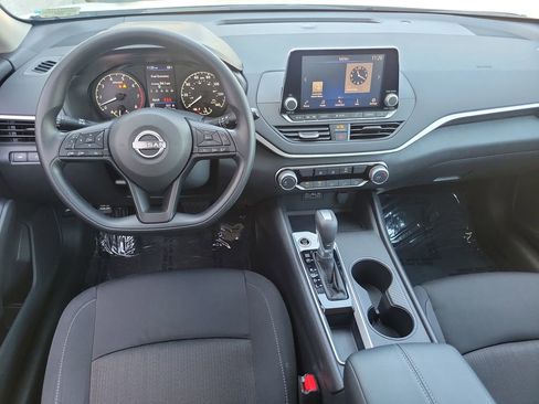 Used 2025 Nissan Altima 2.5 S FWD image 4