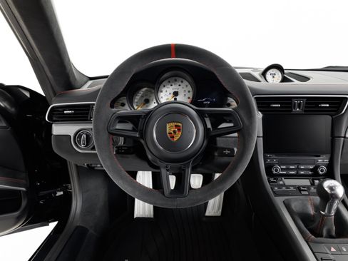 Used 2018 Porsche 911 GT3 RWD image 19