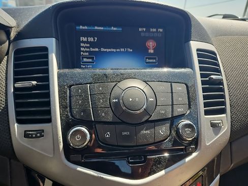 Used 2014 Chevrolet Cruze LT image 16
