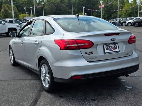 Used 2015 Ford Focus SE FWD image 9