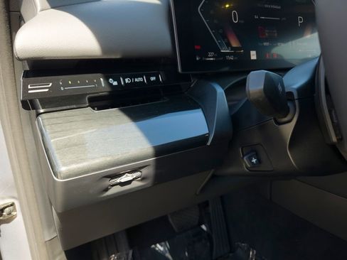 Used 2025 BMW 530i image 17