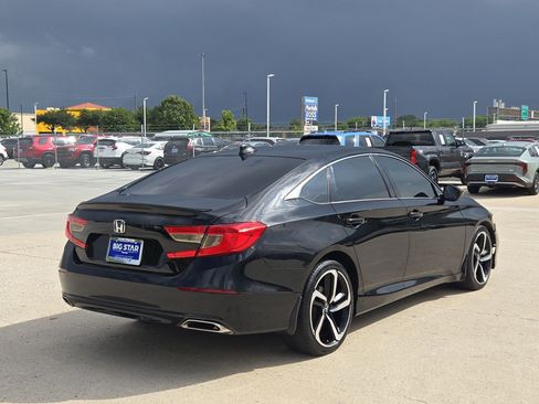 Used 2019 Honda Accord Sport image 3