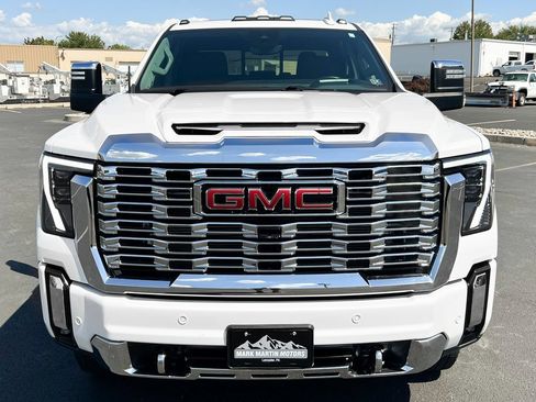 Used 2024 GMC Sierra 3500 Denali w/ Denali Reserve Package image 16