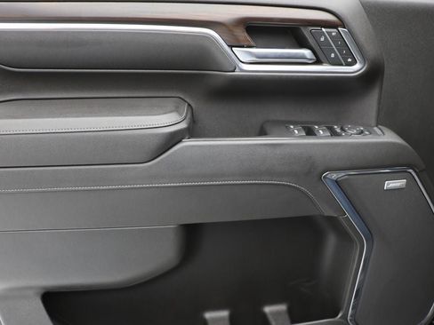 Used 2024 GMC Sierra 2500 SLT w/ SLT Premium Package image 20