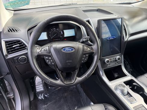 Used 2022 Ford Edge Titanium w/ Equipment Group 301A AWD/4WD image 7