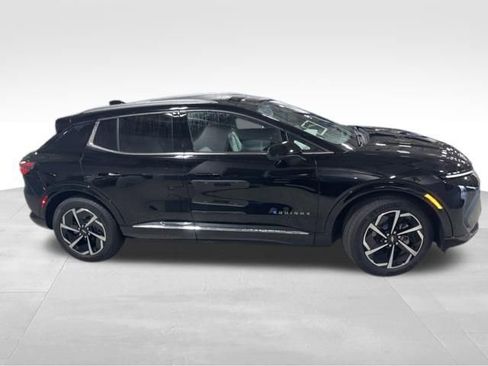 Used 2024 Chevrolet Equinox EV LT image 8