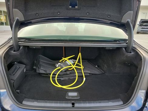 Used 2020 BMW 530e xDrive 530e xDrive iPerformance w/ Premium Package image 10