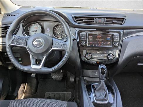 Used 2019 Nissan Rogue Sport SV image 16