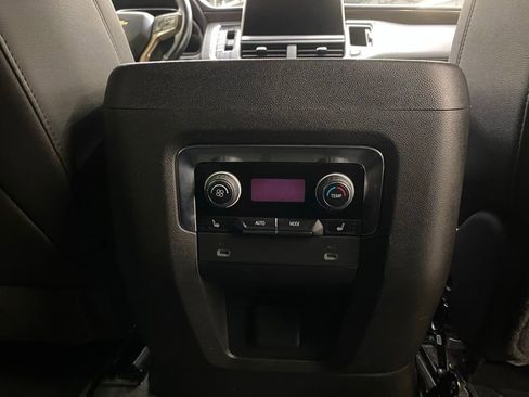 Used 2022 Chevrolet Tahoe High Country AWD/4WD image 18