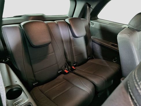 Used 2025 Mercedes-Benz GLS 450 4MATIC image 30