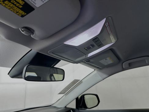 Used 2025 Toyota RAV4 LE AWD/4WD image 18