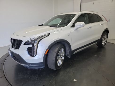 Used 2023 Cadillac XT4 Premium Luxury w/ Cold Weather Package AWD/4WD image 3
