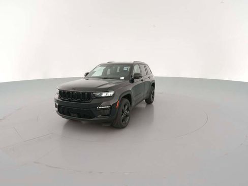 New 2025 Jeep Grand Cherokee Limited w/ Black Appearance Package image 3