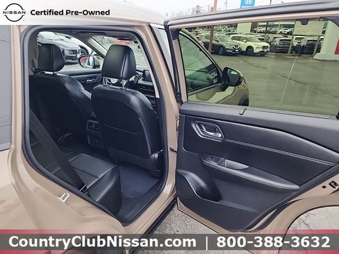 Certified 2024 Nissan Rogue SV w/ SV Premium Package image 32