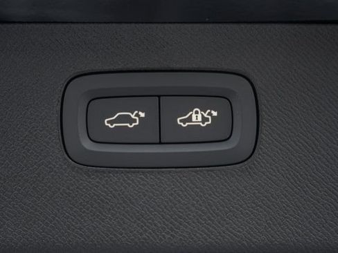 New 2026 Volvo XC90 B6 Plus w/ Protection Package Premier image 10