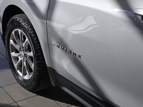 Used 2019 Chevrolet Equinox LT image 18