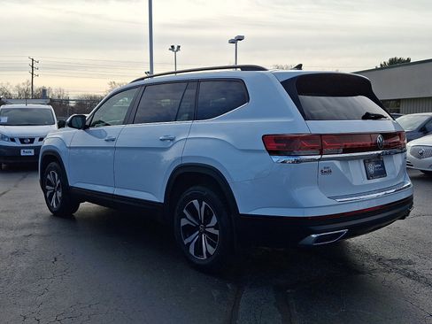 Certified 2024 Volkswagen Atlas SE image 4