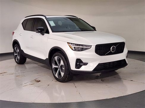 New 2026 Volvo XC40 B5 Plus w/ Protection Package Premier image 6