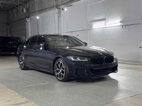 Used 2023 BMW 530i xDrive w/ M Sport Package AWD/4WD image 4