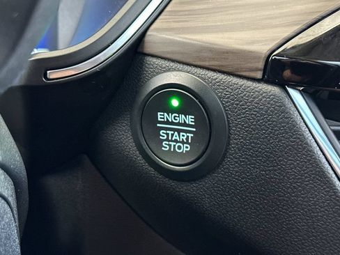 Used 2020 Ford Escape Titanium AWD/4WD image 24
