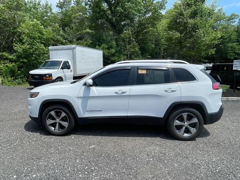 Used 2019 Jeep Cherokee Limited AWD/4WD image 9