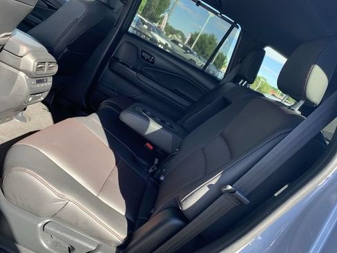 Used 2025 Honda Passport Black Edition image 10