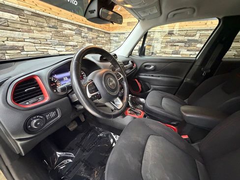 Used 2016 Jeep Renegade Trailhawk AWD/4WD image 10