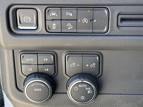 Used 2024 Chevrolet Tahoe Premier image 17