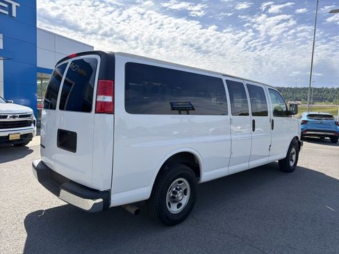 Used 2020 Chevrolet Express 3500 LT w/ LT Preferred Equipment Group RWD image 4