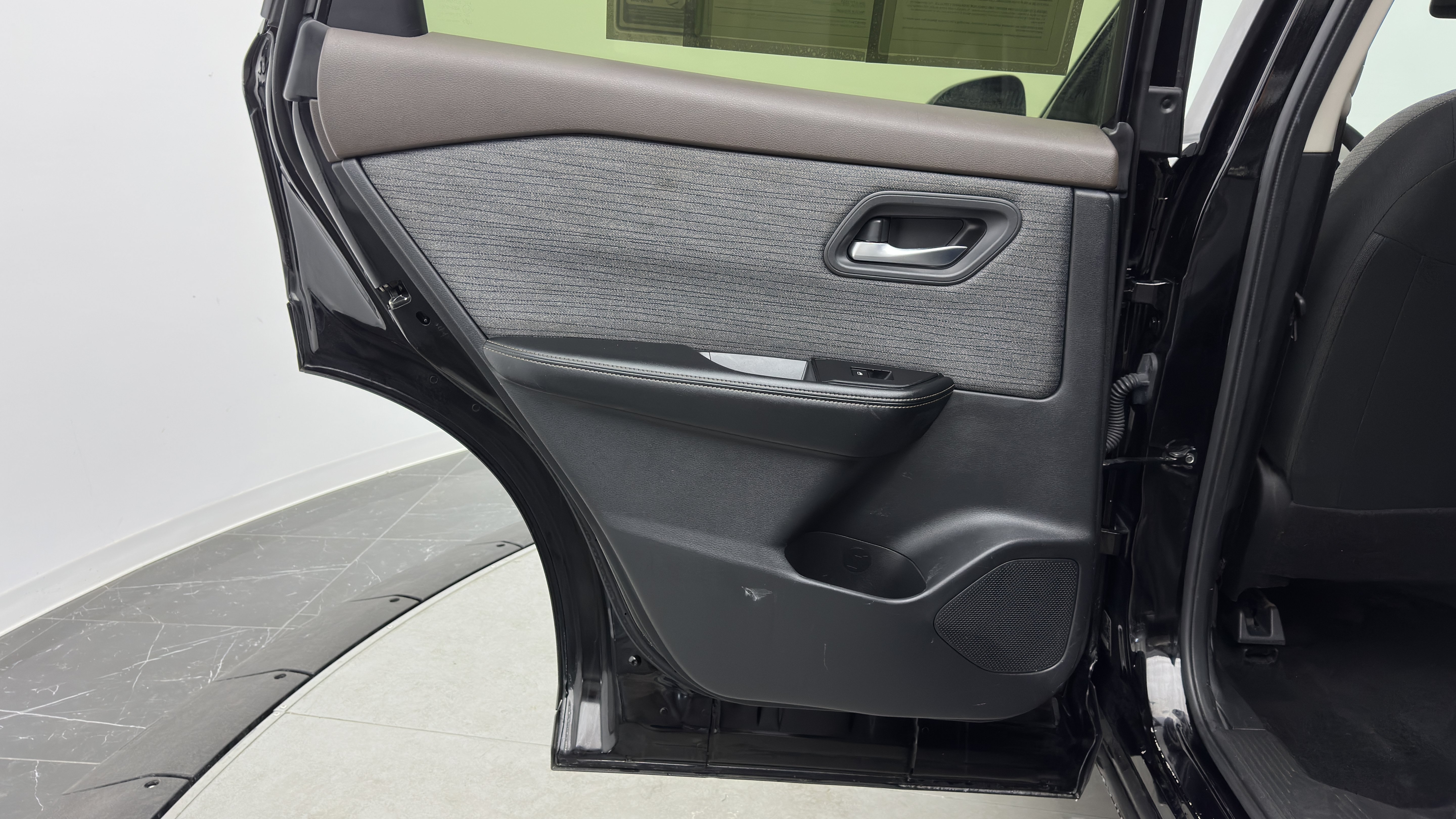Used 2023 Nissan Rogue SV FWD image 27