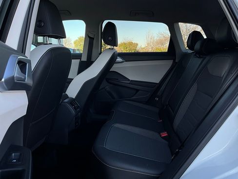 Used 2025 Volkswagen Taos SE image 12