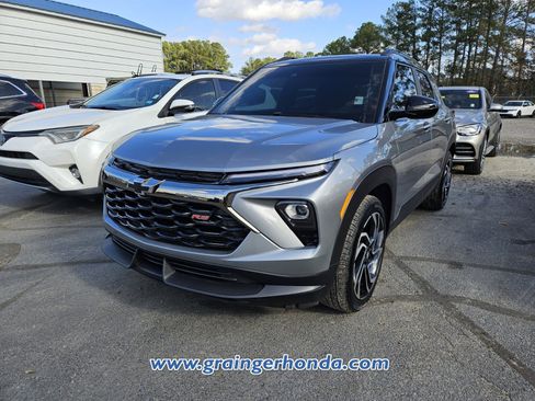 Used 2026 Chevrolet TrailBlazer RS image 2