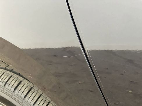 Used 2020 Buick Enclave Premium w/ Sun and Sites Package image 38