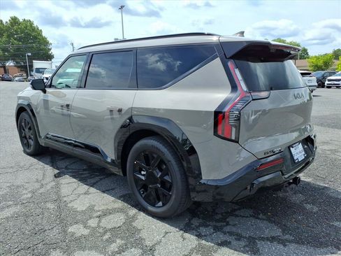 New 2026 Kia EV9 Land w/ Nightfall Edition Package AWD/4WD image 6
