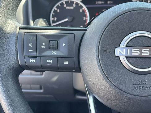 Used 2023 Nissan Rogue SV AWD/4WD image 17