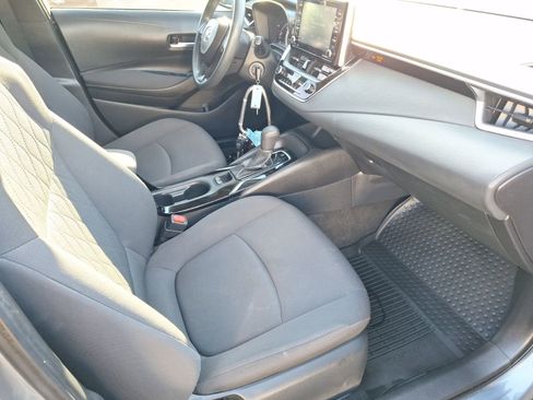 Used 2021 Toyota Corolla LE image 32