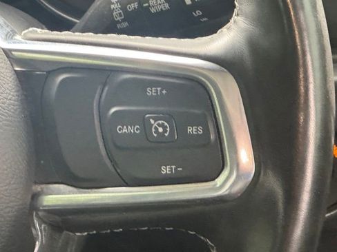 Used 2023 Jeep Wrangler Unlimited Sahara w/ Cold Weather Group AWD/4WD image 15
