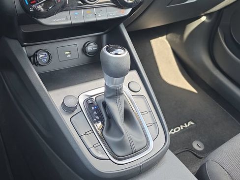 Used 2022 Hyundai Kona SEL FWD image 27